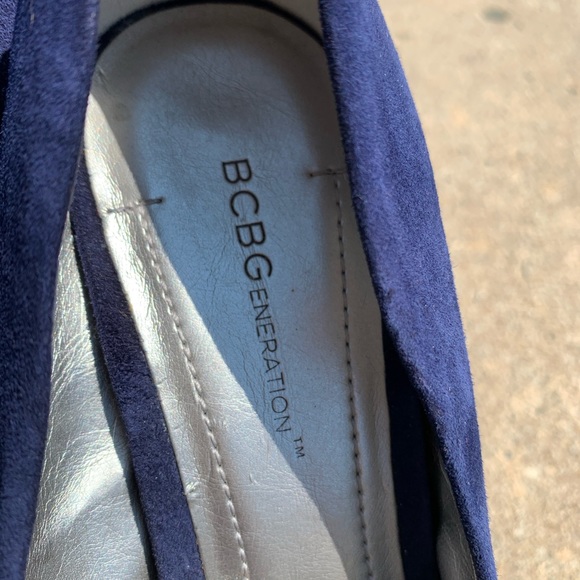 BCBGeneration Blue Scottie Embellished Pumps 8.5 - Picture 4 of 12